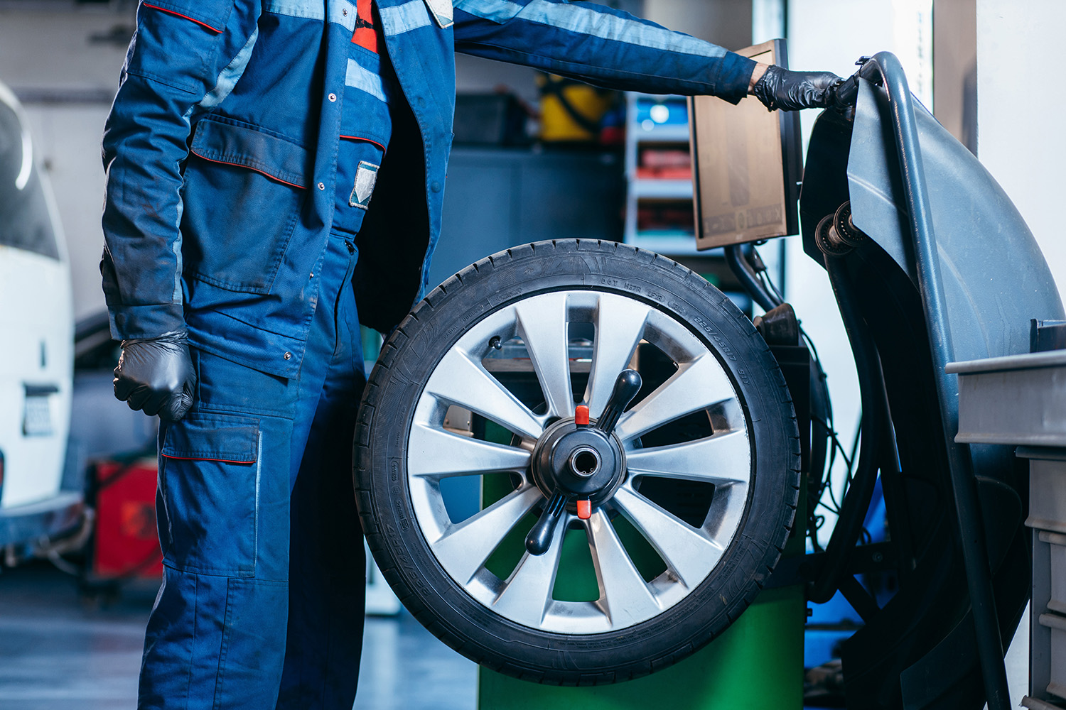 Wheel and Tire Proz,auto repair shop in south Kent,Wheel shop in WA,Wheel Balancing